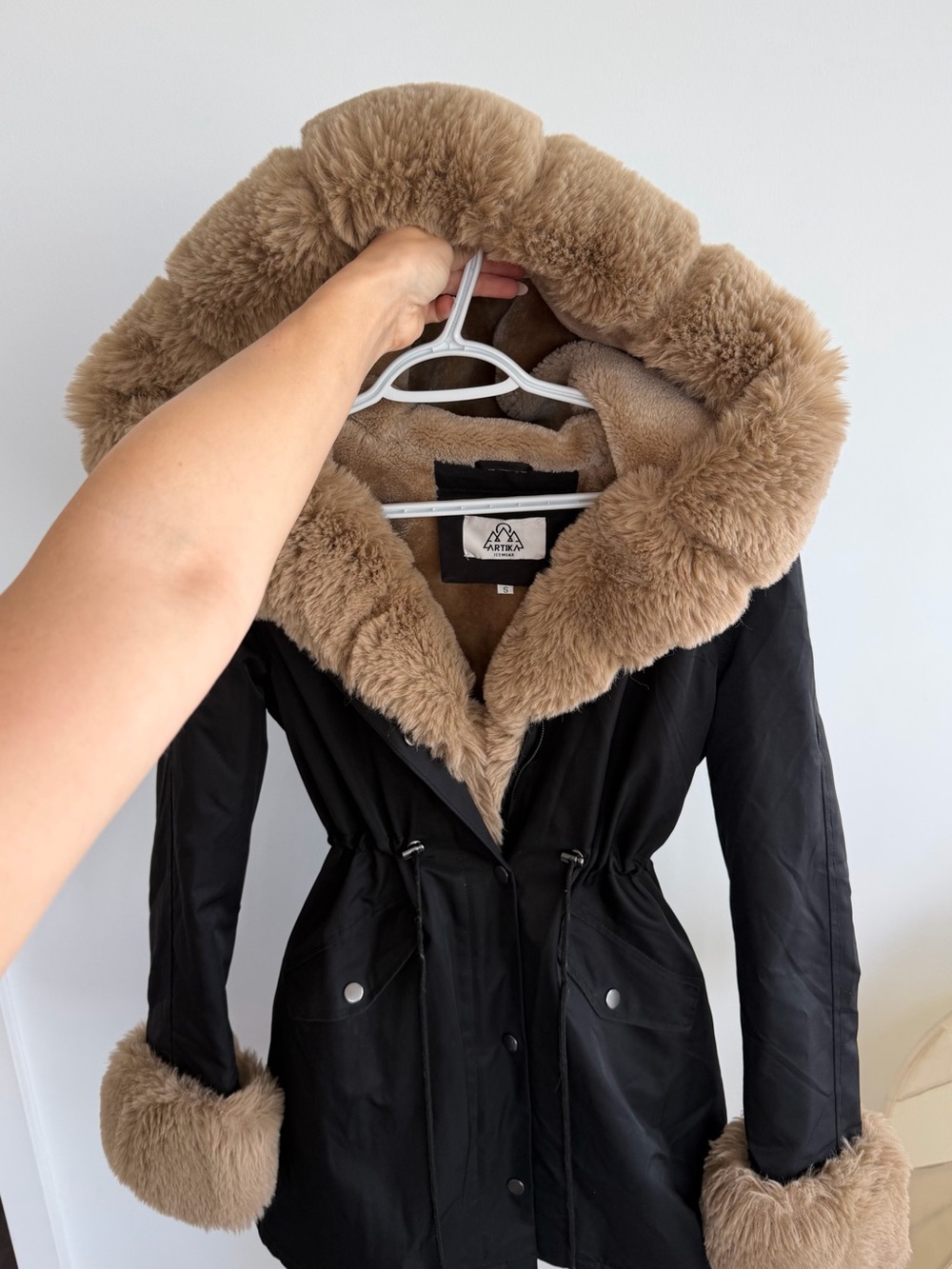 Black winter jacket with Faux-Fur